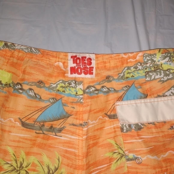 Men's Toes on the Nose Swim Shorts, sz 36, Orange tropical print, pre-ow… - Picture 3 of 6